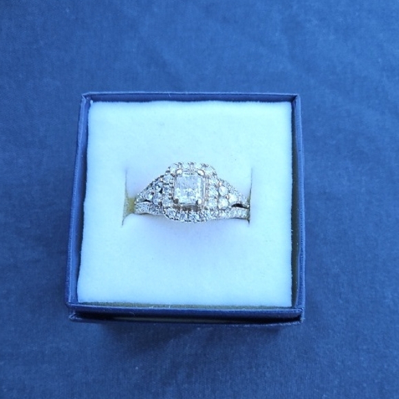 White Gold Diamond HALO Ring with Intricate Band - Picture 2 of 9